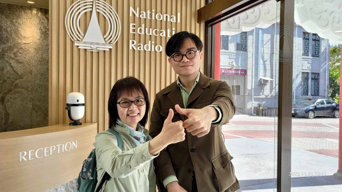 簡淑慧以注腳雙溪榮獲112年新北市環境教育個人獎特優。她用熱情連結家鄉產業資源，更積極鼓勵綠色飲食與在地特產，構築而成雙溪綠色行旅。.jpg