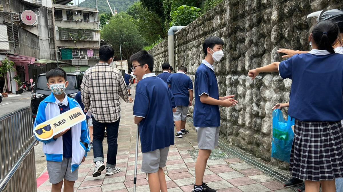 「111學年度健康促進學校輔導計畫前後測成效評價成果報告」-特優-臺北市信義區瑠公國中-作品『無菸無檳，瑠公好青年』運用數位傳播策略減緩菸檳防制知能於假期失落之成效分析-社區打掃x拒菸達人