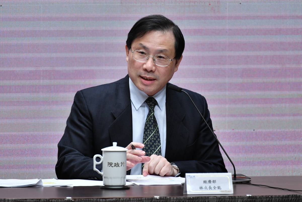 經濟部林全能次長說明政策。(行政院提供)