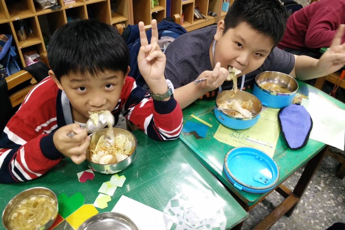 桃園市開放學校午餐使用CAS液蛋，並持續把關蛋品來源確保學生食的安全