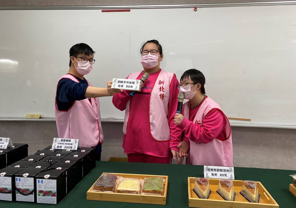 學生介紹實習商品