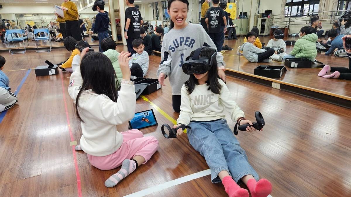 武崙國小融合5G-VR科技 提升孩子水域活動安全意識

