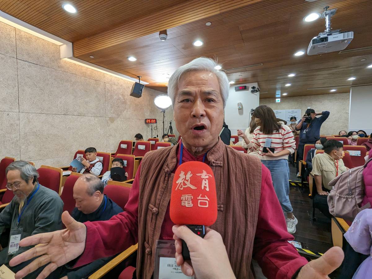 評審委員洪世謀老師表示，臺風表現、服裝儀咬字和抑揚頓挫等，都是評分重點