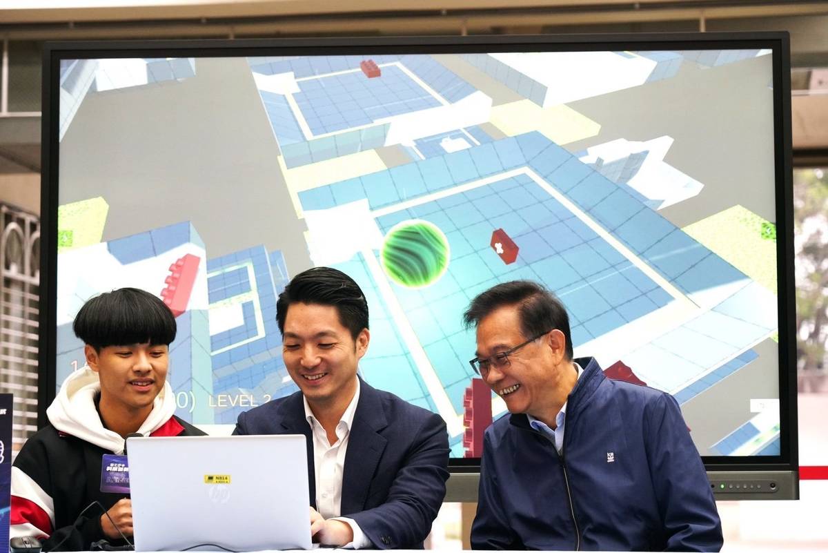 大安高工學生分享網路遊戲開發作品

