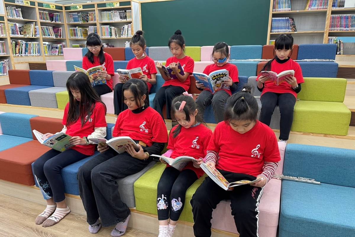 頭前國小圖書館啟用 學生悠遊書香世界
