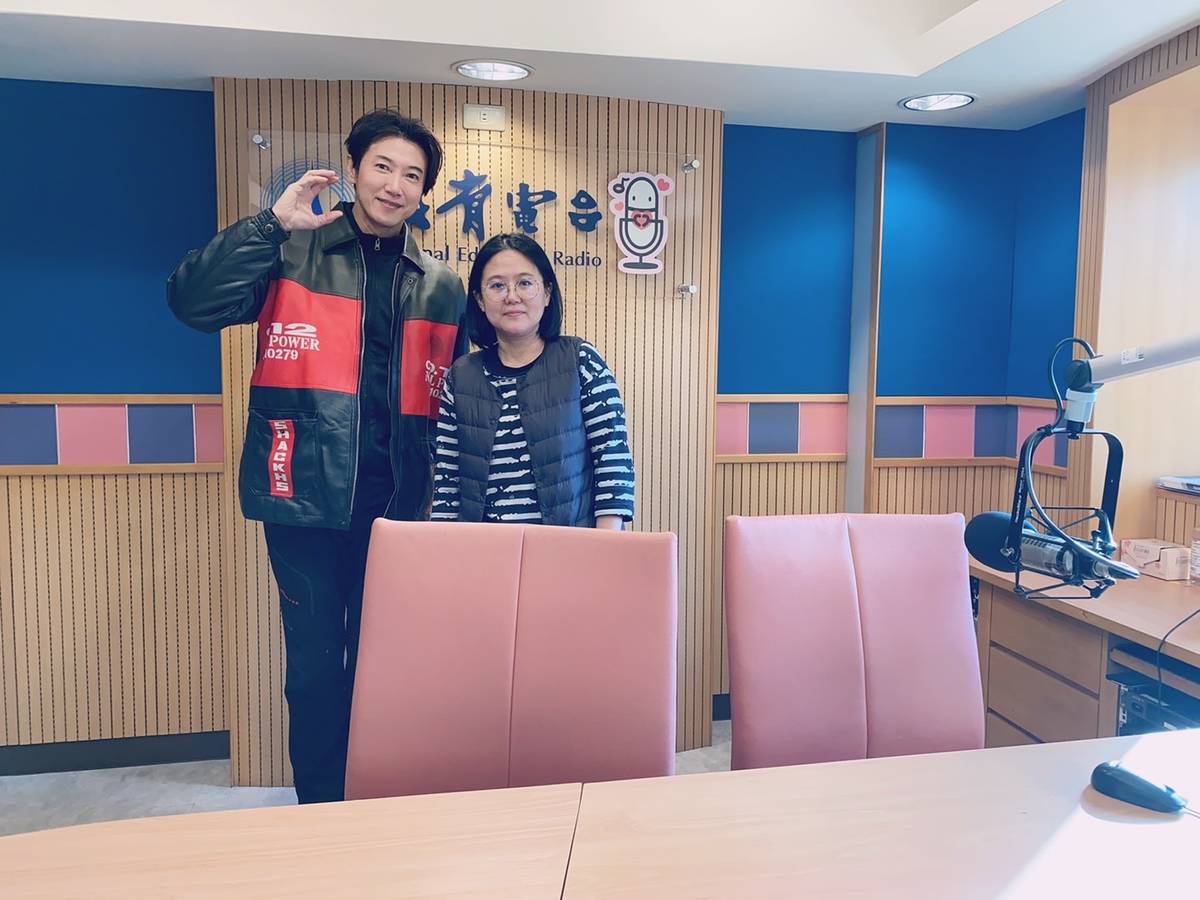 幼獅文化主編沈怡汝帶大家一起探尋辦桌文化的技藝與總鋪師與水腳仔之間有如父子、師徒、夥伴間的互動故事