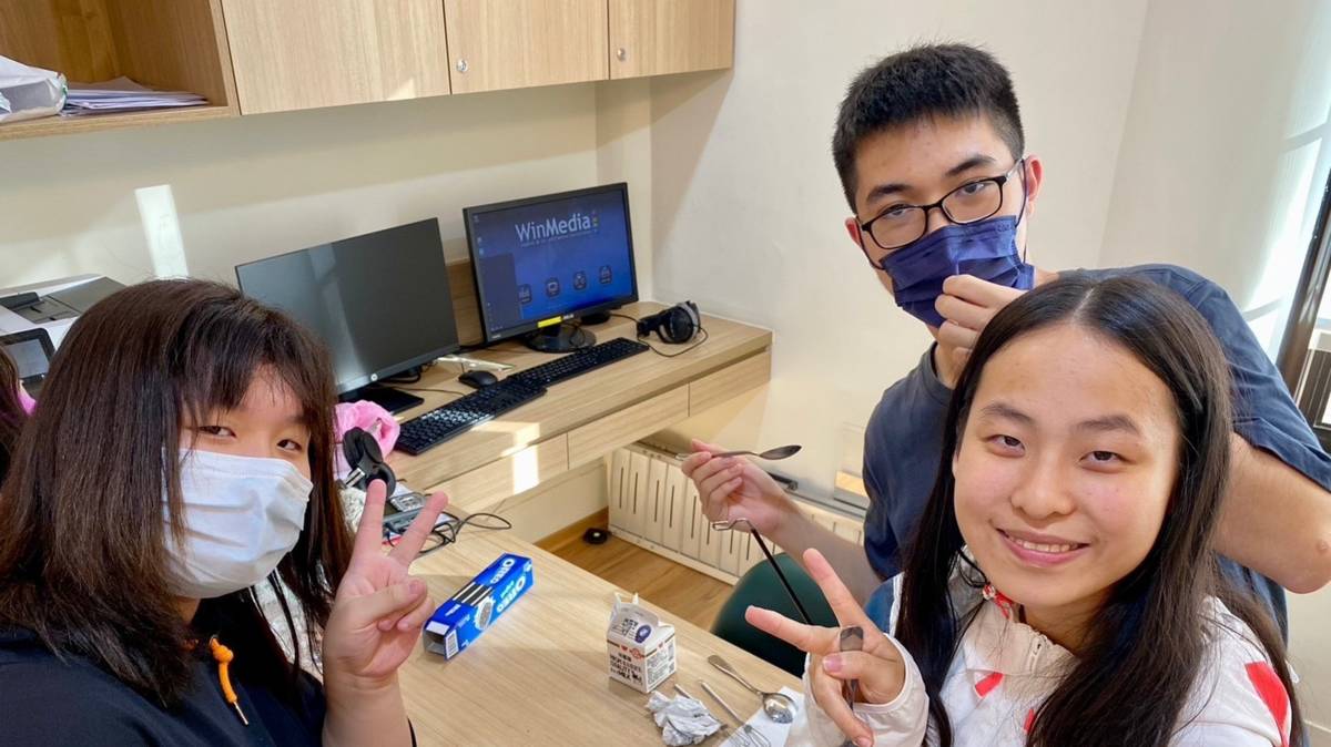 青春創學院小幫手(本網頁因格式設定所以會切圖).jpg