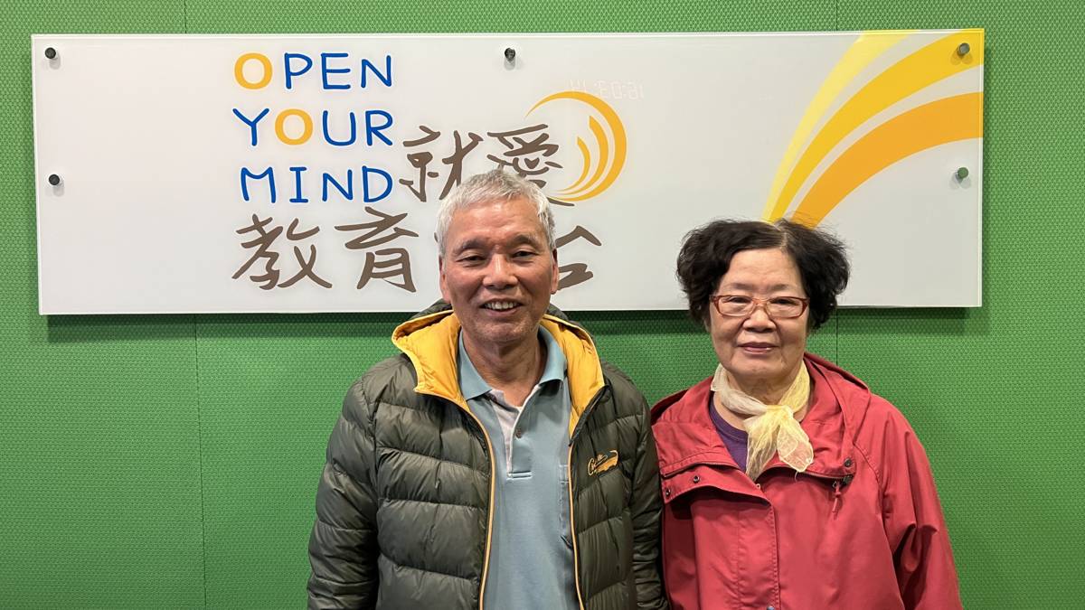 藝術家楊嚴囊老師在中興大學藝術中心舉辦「行藝半世紀.楊嚴囊繪畫創作展」