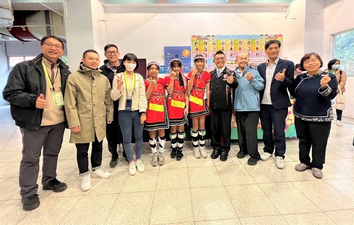 「微星有愛．學生有福」弱勢學生課輔計畫成果發表會合影