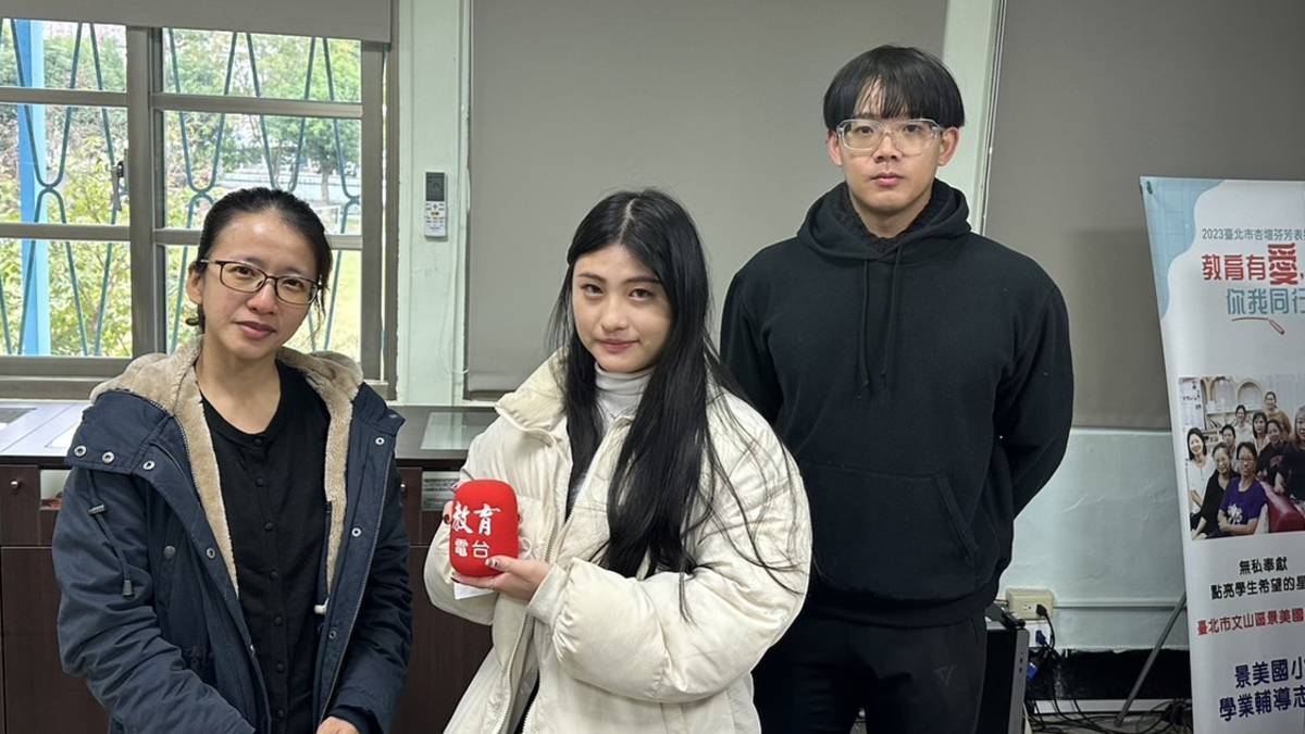 111學年度菸檳危害防治教育介入輔導計畫網紅就是你短片競賽佳作- 臺北市文山區景美國小- 採訪合照
