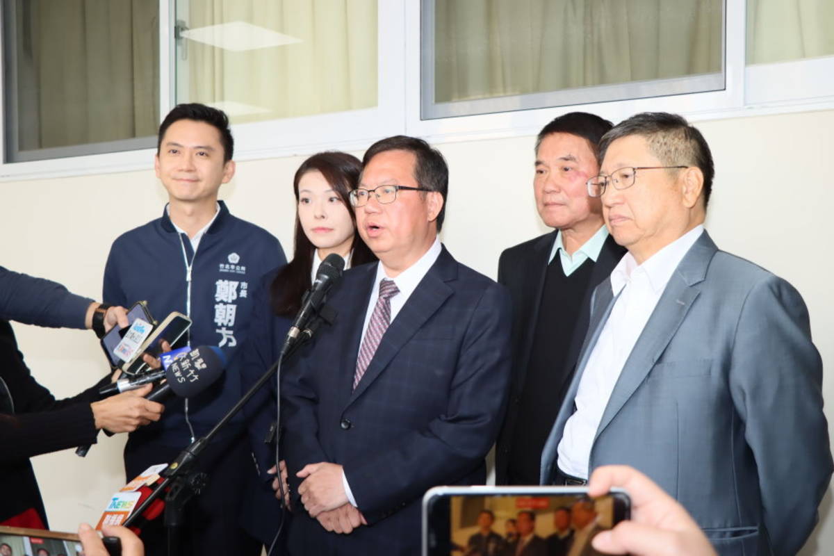 解決竹竹苗地區龍年、116年的高中入學人數將暴增情形，行政院副院長鄭文燦到苗栗縣與竹竹苗3位縣市長座談
