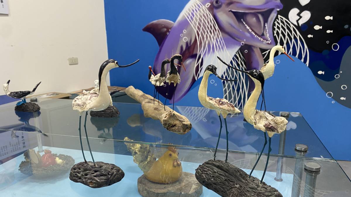 以廢棄蚵殼製作的藝術品