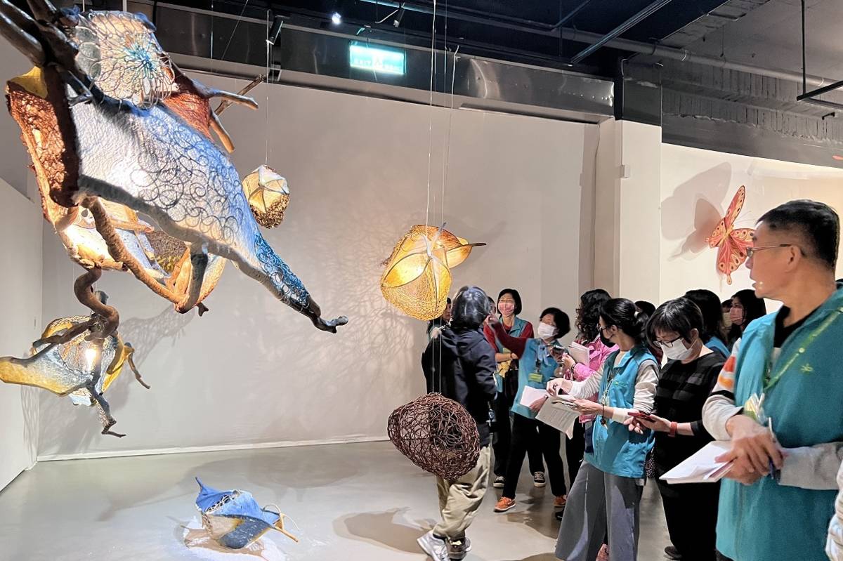 光之纖維展作品有多元材質和技法表現