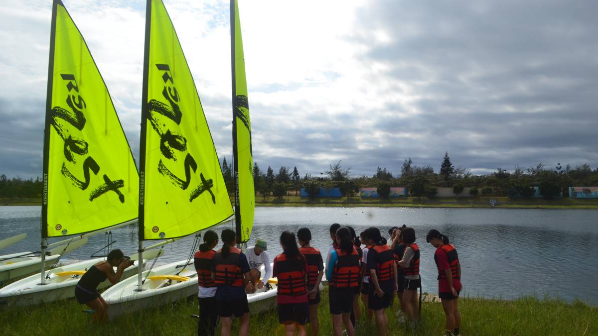風帆體驗到活水湖操作帆船，培養學生親水、愛海