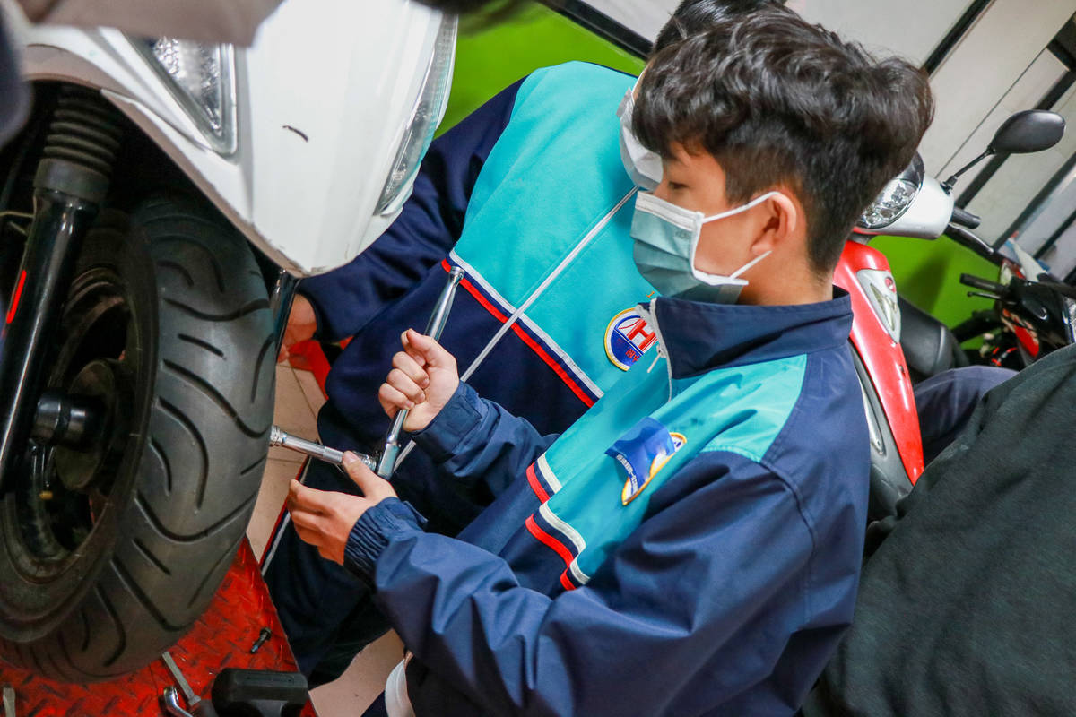 透過動手體驗，我也能成為汽機車醫生