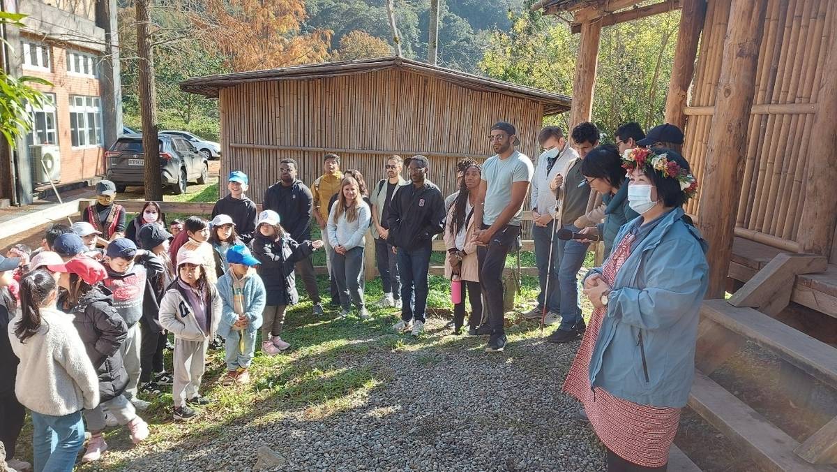 德拉楠實小校長暨師生歡迎史丹佛大學學生蒞臨學校