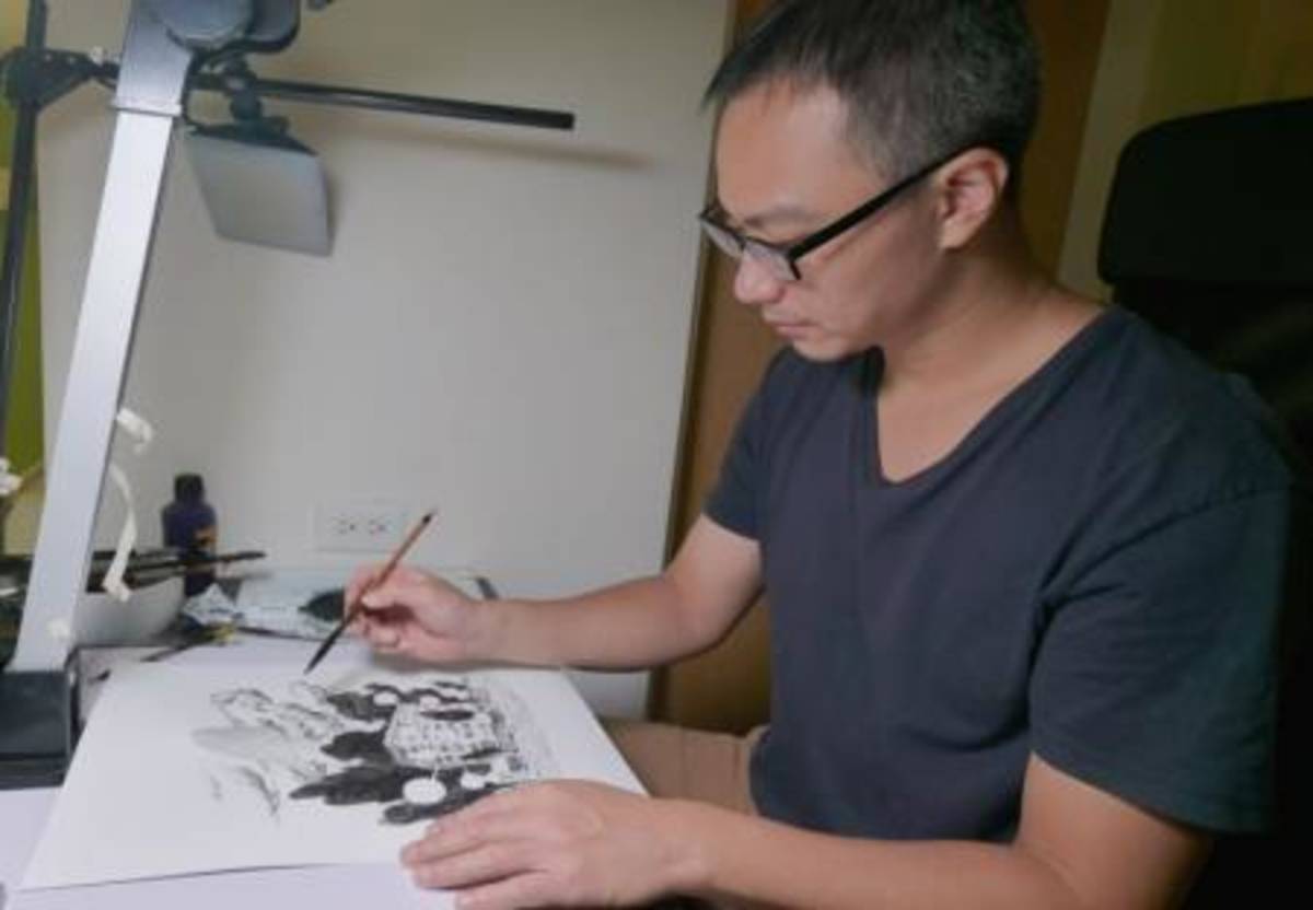 漫畫家吳識鴻用水彩、油墨、撕畫等不同繪畫技巧，帶領讀者回到八十年前的臺灣。