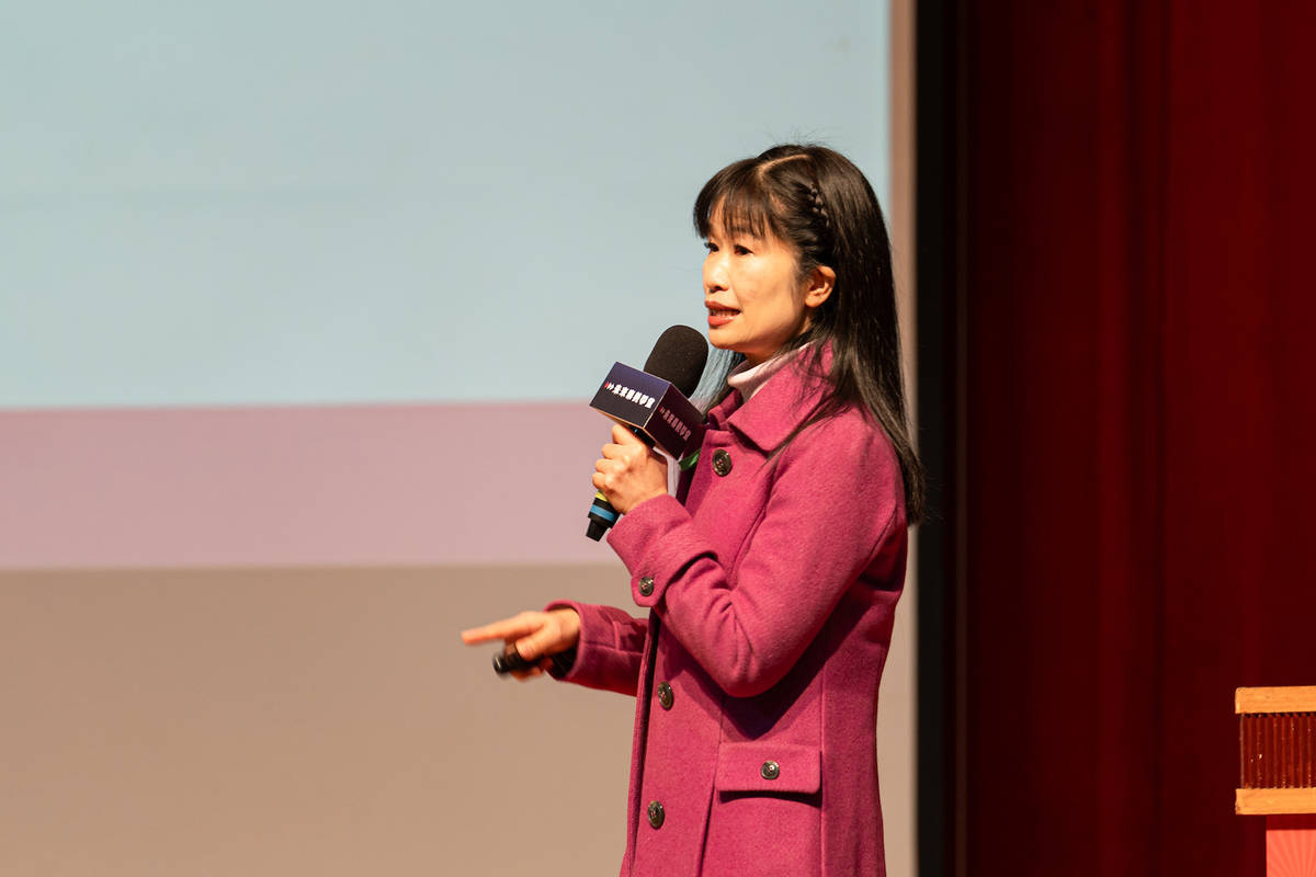 桃園新屋社子國小校長賴美娟表示，學校引進閱讀素養前沿教學，學生閱讀能力顯著提升