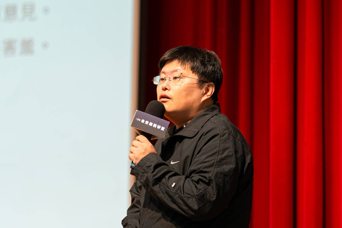 臺南七股樹林國小教學組長楊易霖表示，小校對學生照顧更多，並積極引入數位資源