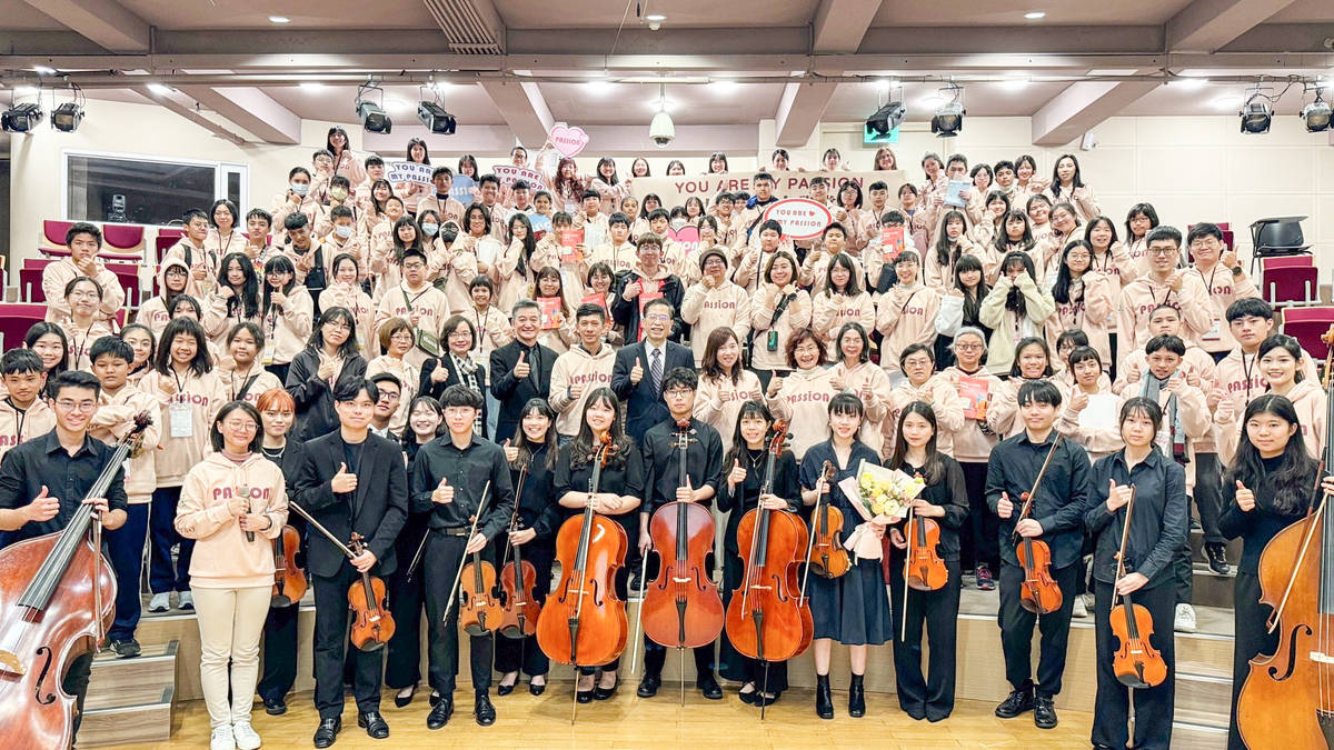 中學生入大學堂活動-師大音樂系絃樂團為偏鄉師生演出