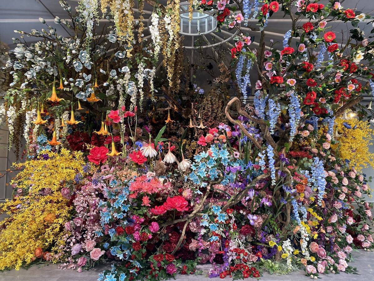 藝術家蜷川實花with EiM，打造作品「残照:光影生命」2/2-3/3在松山文創園區男澡堂免費觀賞