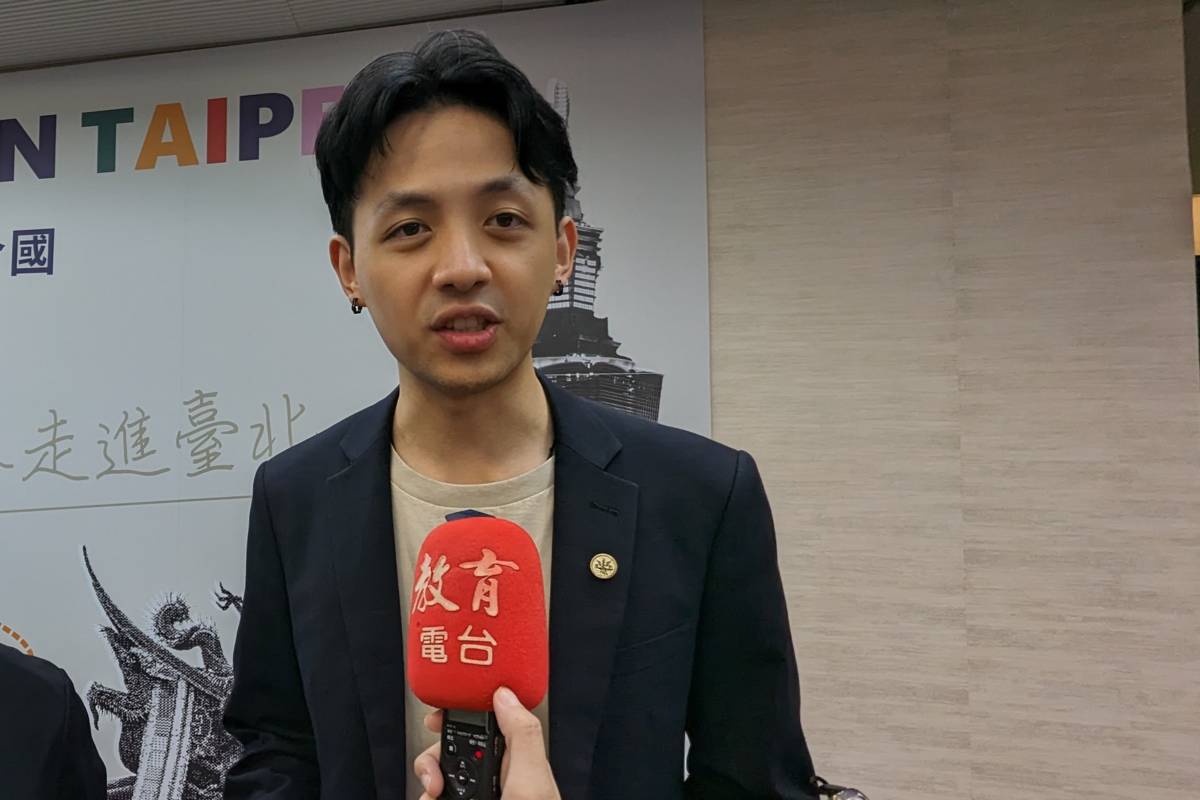 臺灣模聯學會執行長古育嘉表示，模擬聯合國會議鼓勵學子參與國際事務