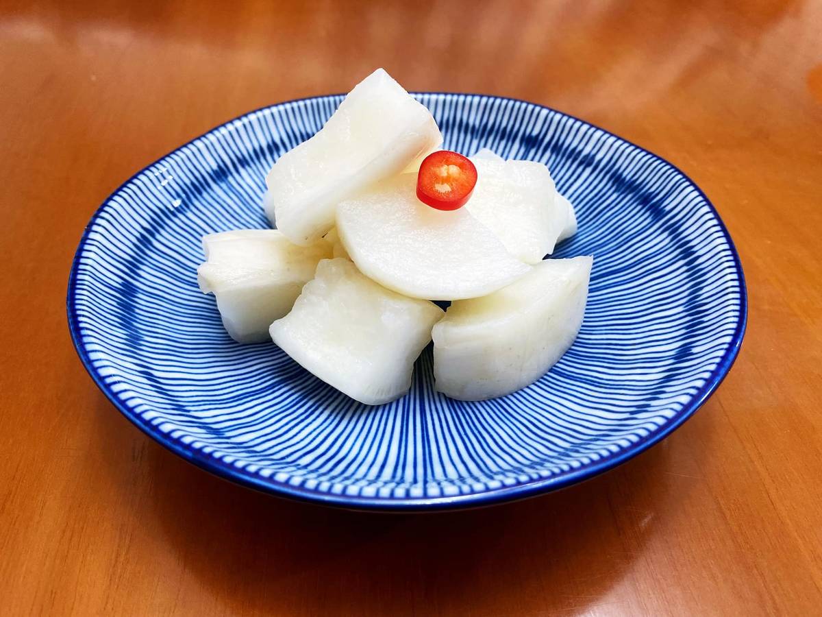 這次在節目中教大家做醃漬小菜「乳酸醬蘿蔔」，零失敗又夭壽好吃，黃金比例不藏私趕快記下來！