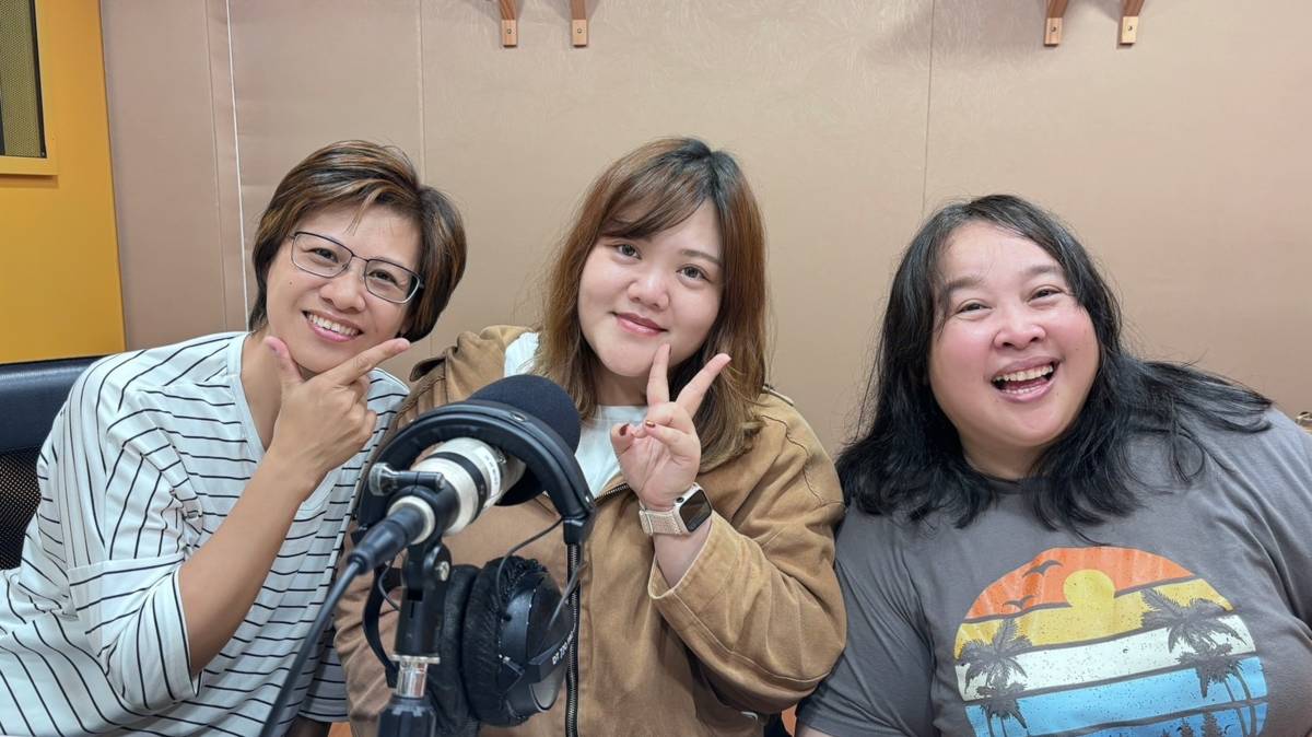 宸綾督導及銘娜、新雅社工(從右到左)