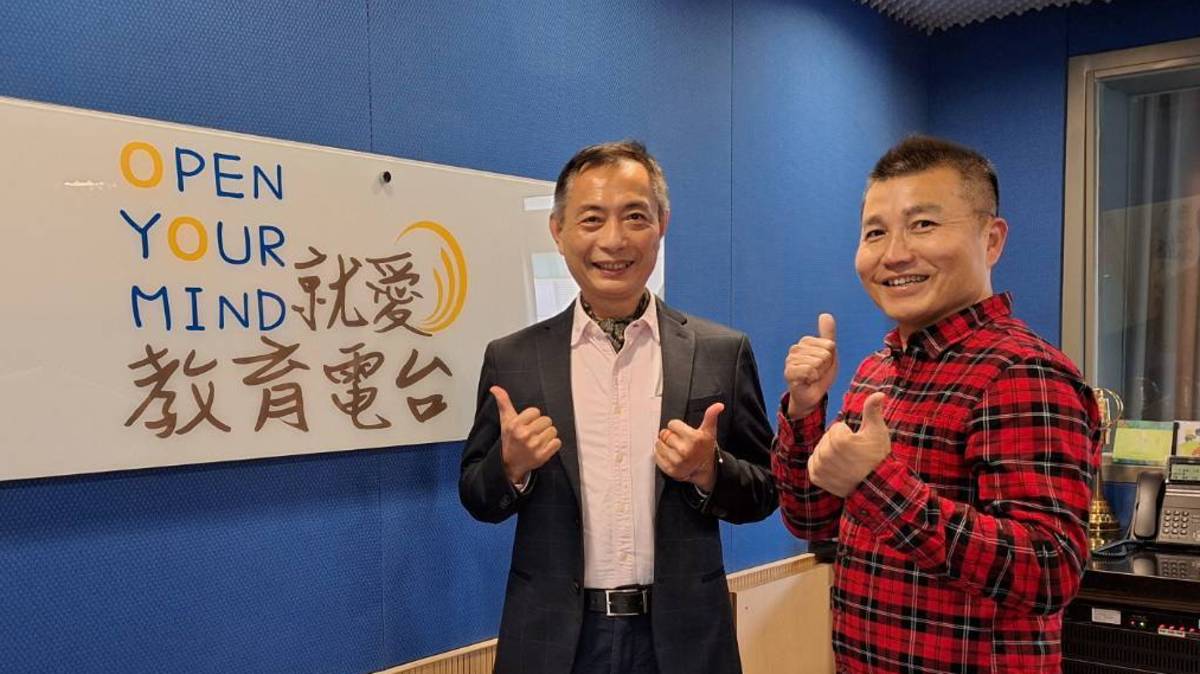 臺中市沙鹿區德林宮王世雄主任委員與常罡合影 