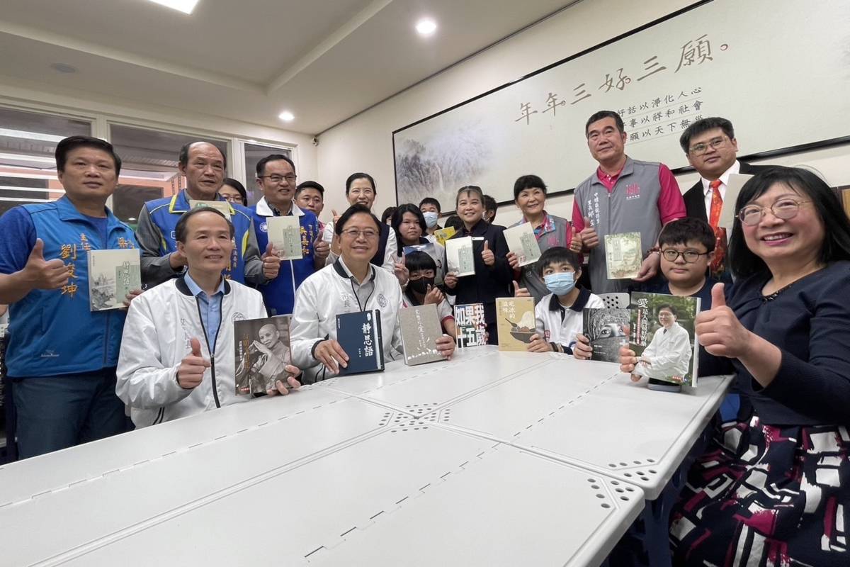 龍興國中靜思閱讀書軒啟用(桃園市教育局提供)