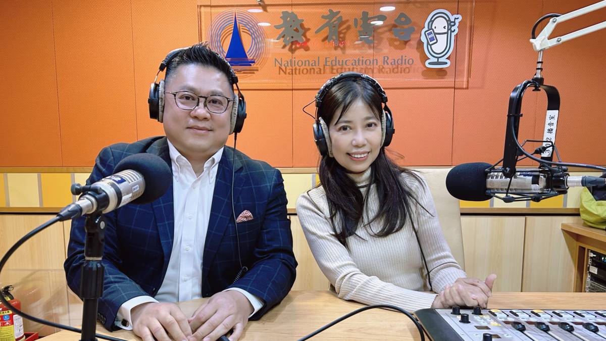 心動時刻來賓劉喜臨教授(左)與端端主持人.jpeg