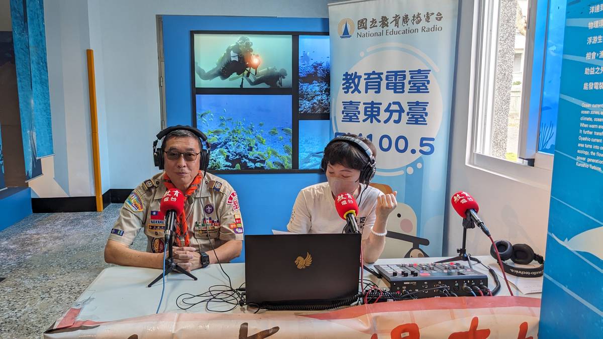 寇繩中總團長(左)