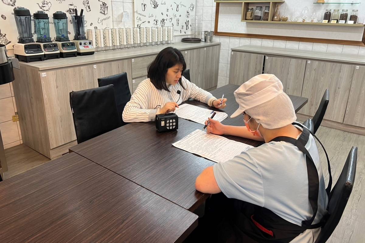 莊敬工家獨立考場並提供報讀服務