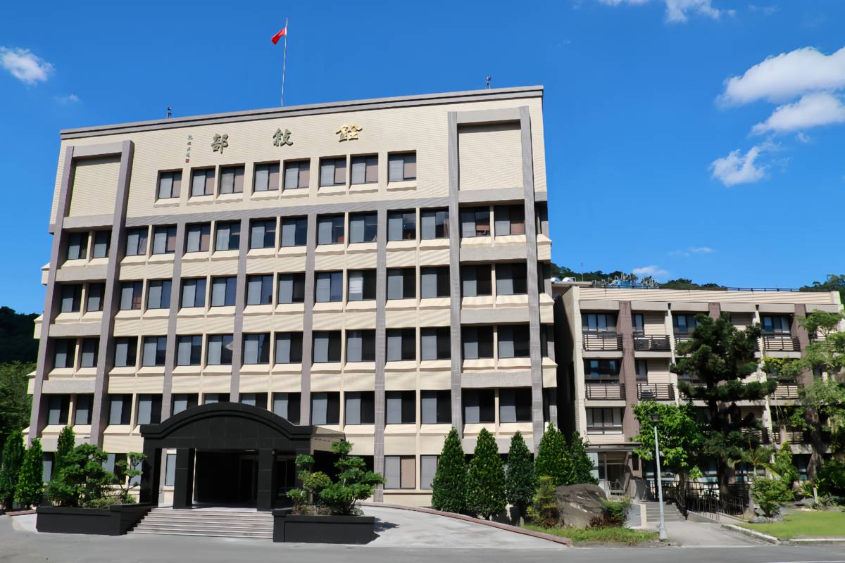 銓敘部鼓勵初任公教人員自願增加提繳，透過自主投資配置，提高退休金專戶累積總金額(銓敘部提供)。