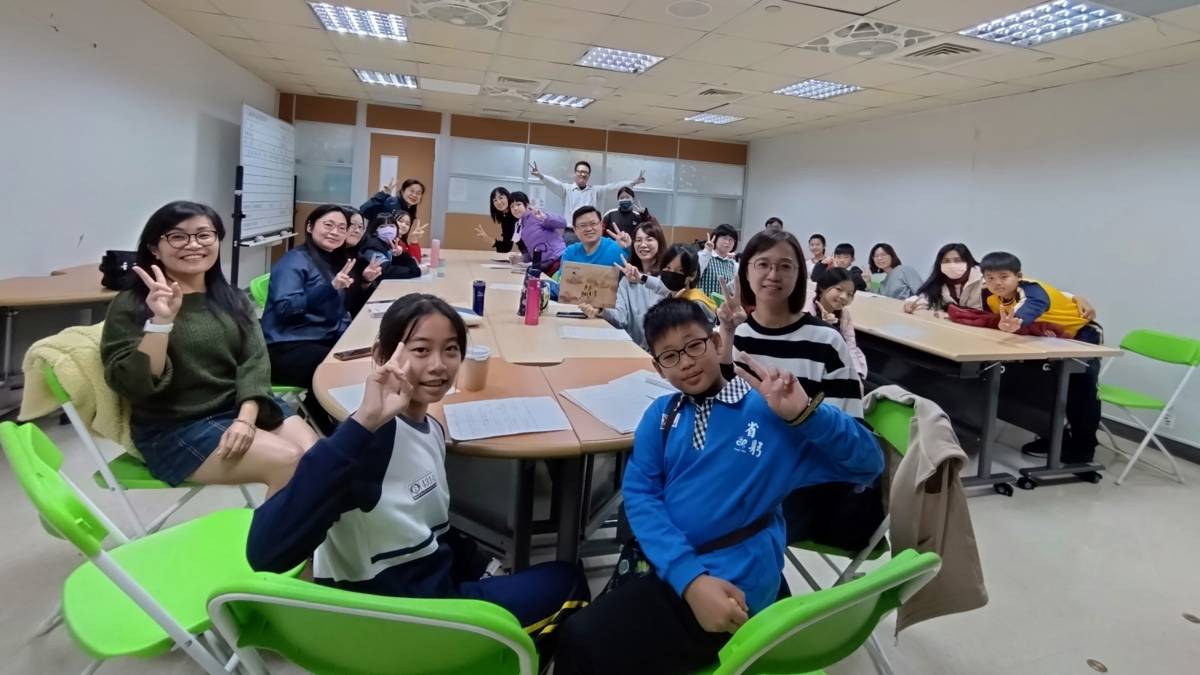 省躬國小 陳彤恩、黃奕澄 談 ~ 兒童家鄉繪本