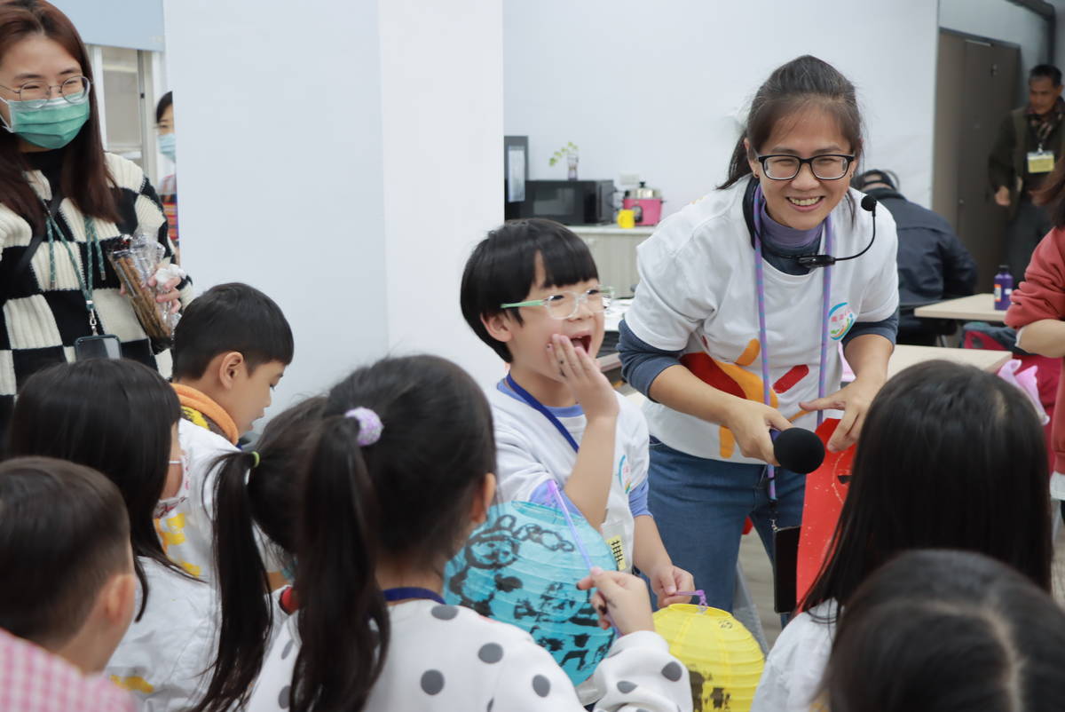 老幼共學，和樂融融