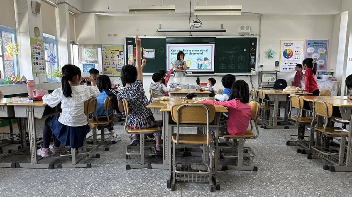 三年級的Bilingual Visual Art Class 雙語視覺藝術課（圖源：僑育國小）