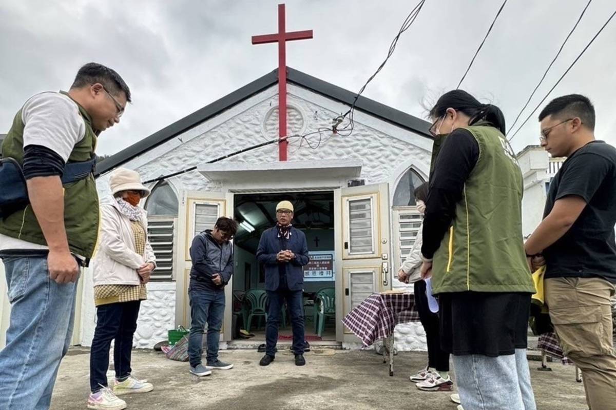 芥菜種會在蘭嶼朗島教會（舊堂）舉辦啟動蘭嶼「三福助人網」感恩禮拜。(芥菜種會提供)