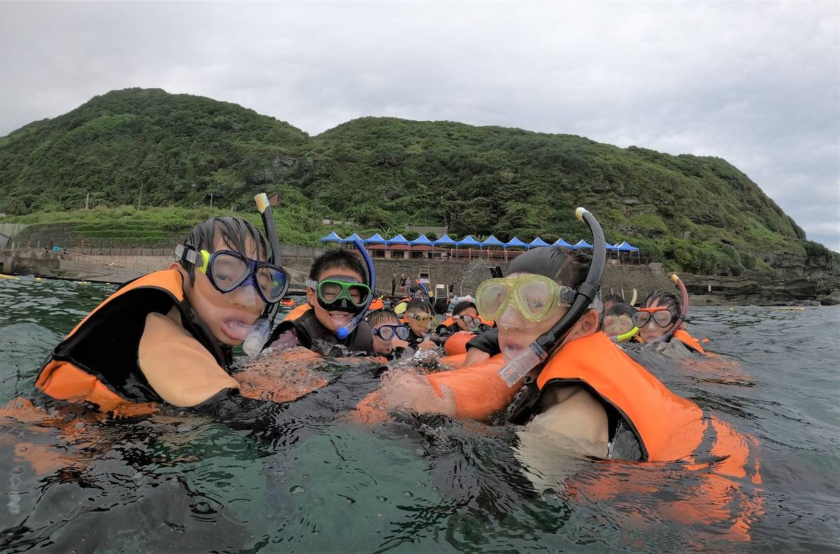 學生親近海洋而後能愛護海洋