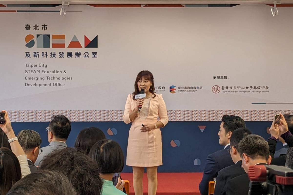 臺北市STEAM及新科技發展辦公室張云棻主任說明STEAM課程推動計畫