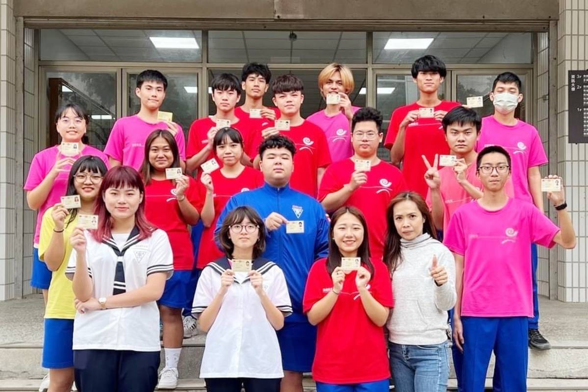 臺東高商輔導學生參加112年勞動部全國技術士第三梯次電腦軟體應用乙級檢定，共18人通過取得證照。
