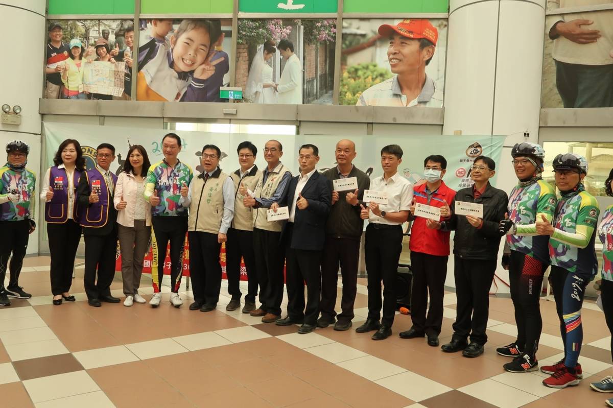 2024獅子會鐵騎環台寒冬送暖捐贈5校學生獎學金