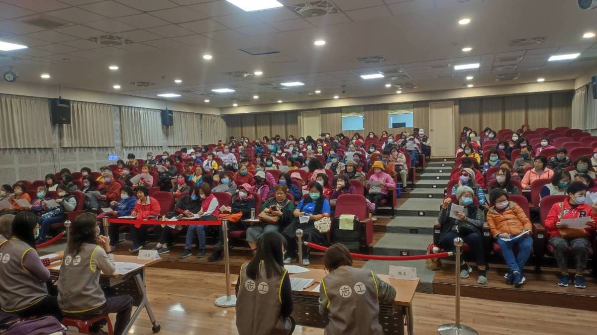 豐原區樂齡學習中心成立至今，已多次獲得教育部、教育局肯定，並獲得110年教育部全國第5屆樂齡教育奉獻獎。