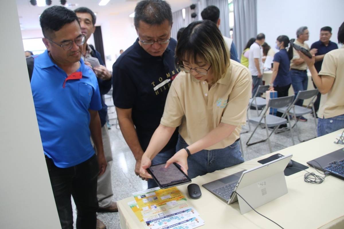 臺東縣政府去年10月底發表全國首創的「臺東地籍導航通」，獨創土地地籍圖資結合導航功能，廣受民眾好評，使用人次已破萬。

 