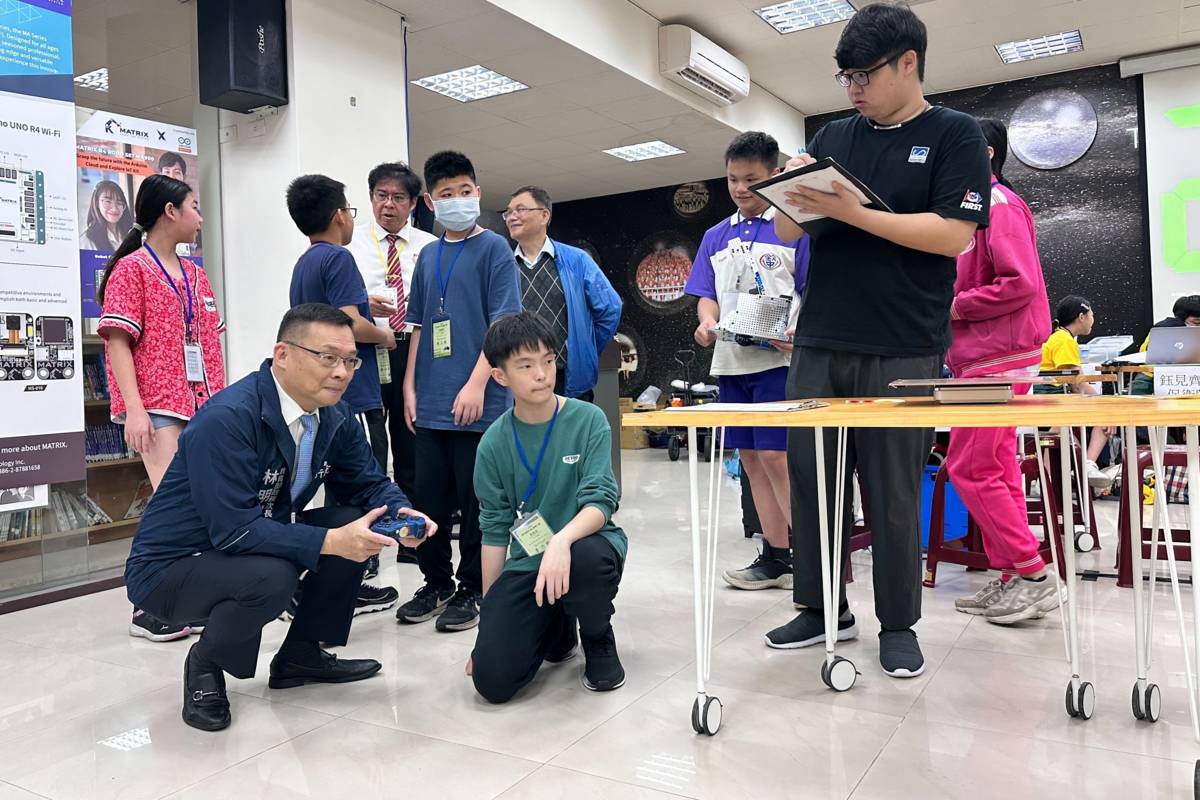 教育部次長林明裕親自和學生互動