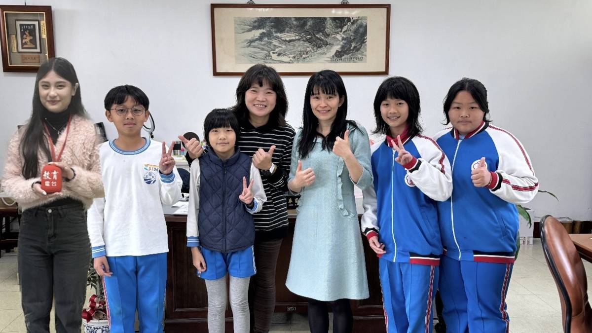 「111學年度校園健康主播競賽」-佳作-臺北市富安國民小學- 採訪合照 