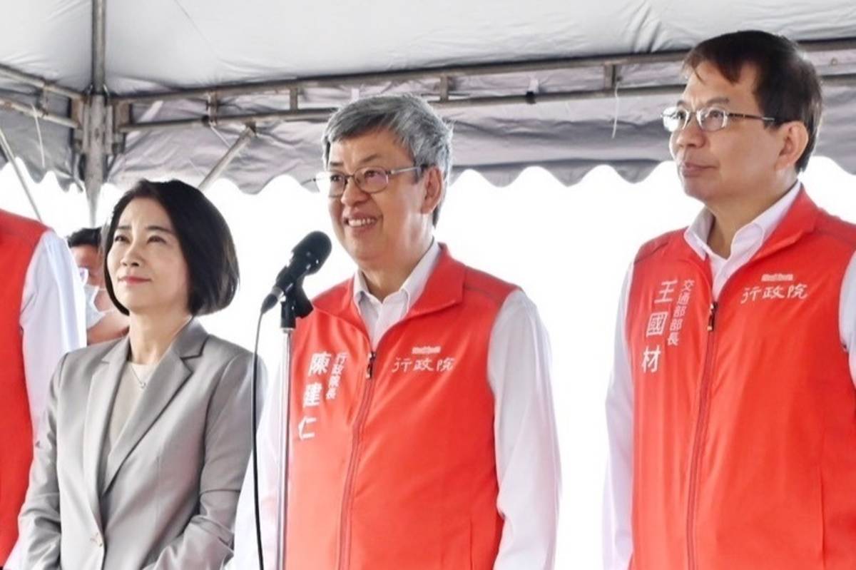 行政院院長陳建仁今天(9日)表示，災後重建工作啟動。圖為今天陳建仁院長視察屏南快速公路受訪照片(行政院提供)
