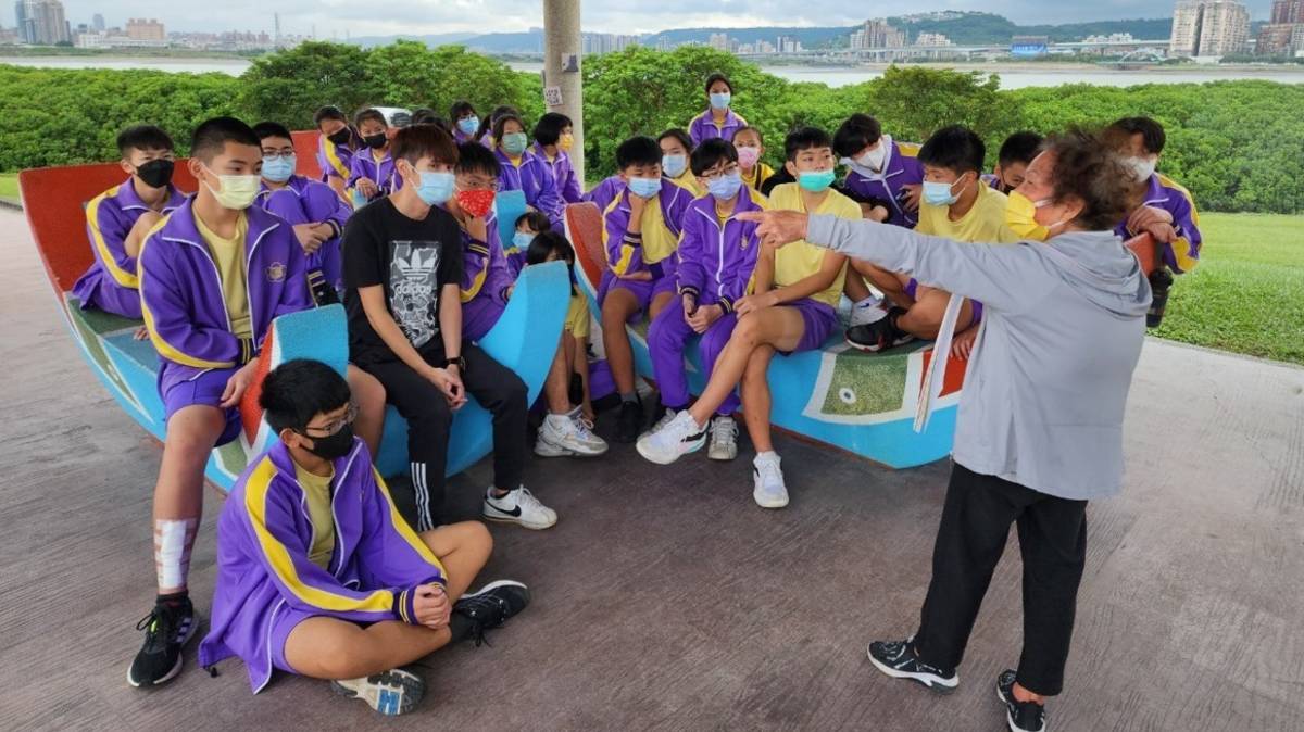 111學年度校園健康主播競賽-佳作-臺北市士林區福安國中-111學年青銀縱走島頭公園美學社在地故事傳承分享