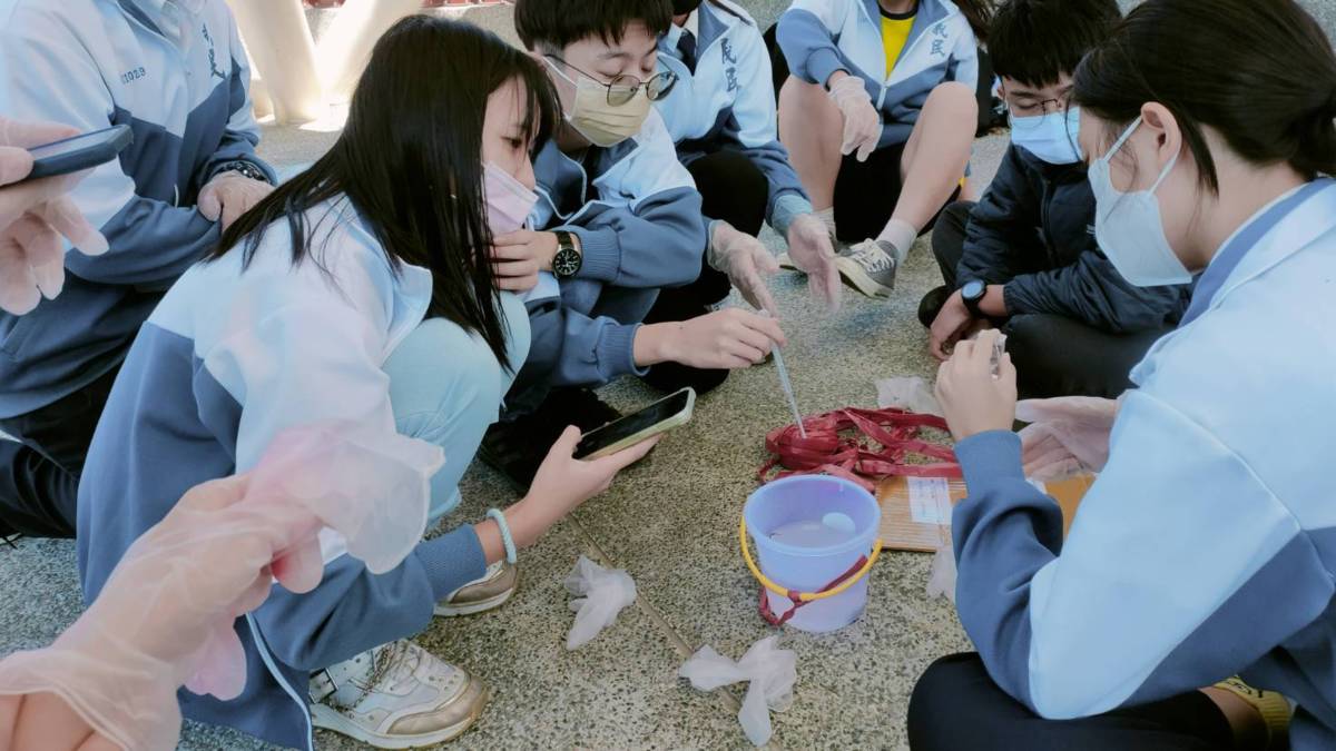 111學年戶外教育豆子埔溪取水檢測
