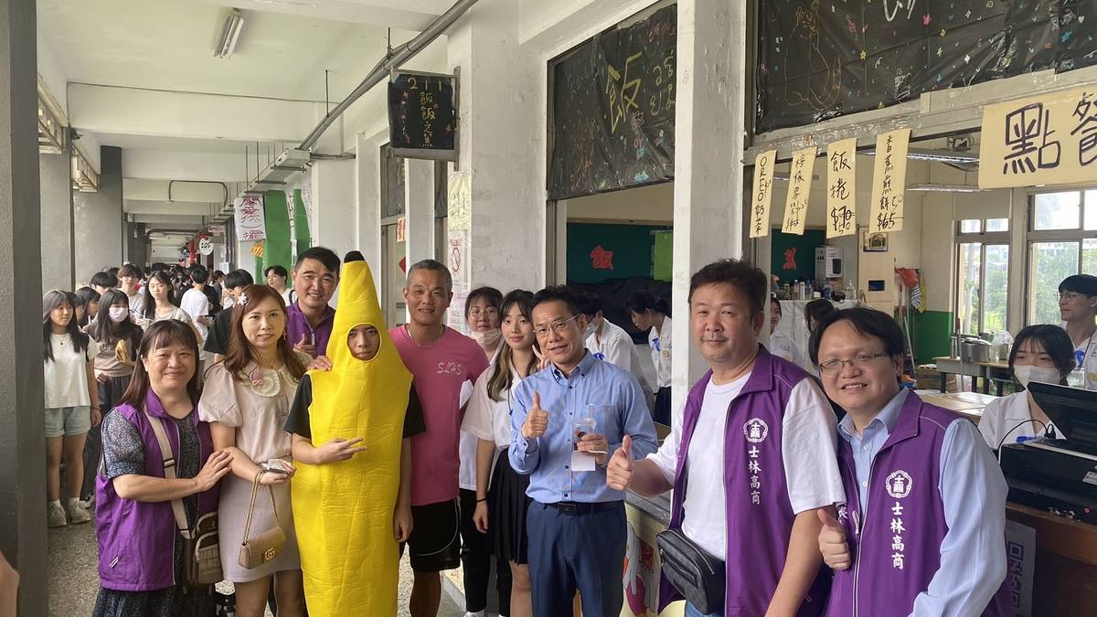 學生開設特色商店，累積實務經驗